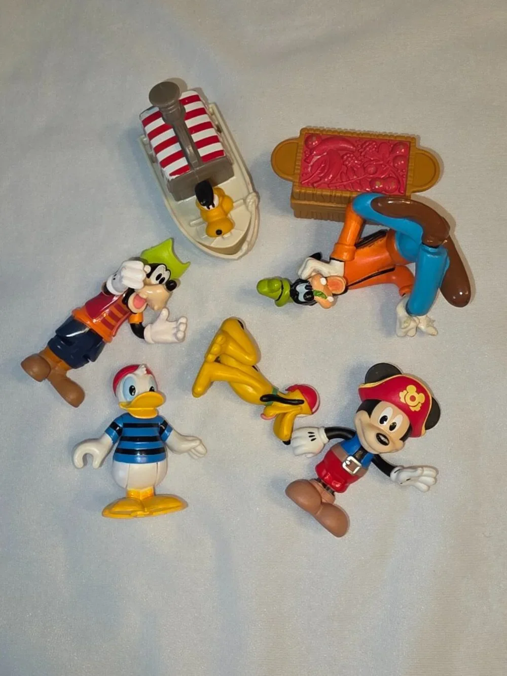 Disney Figurines Pirate Toys Mickey Mouse Donald Duck Goofy Pluto Lot Play Set